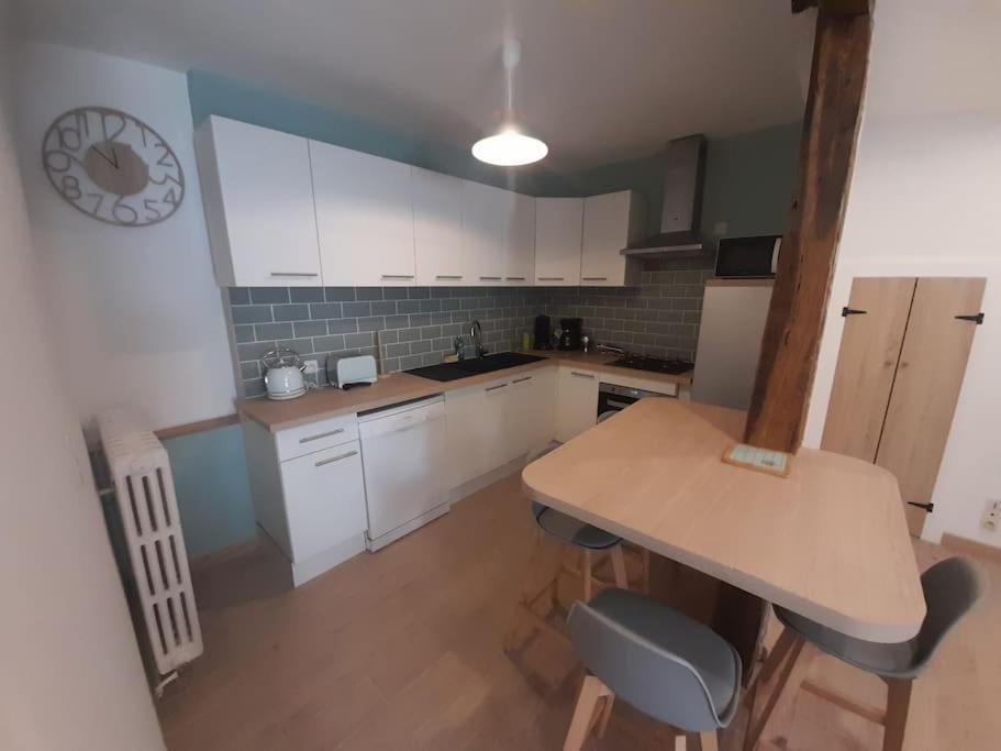 Maison De Rue: Auch Exterior photo
